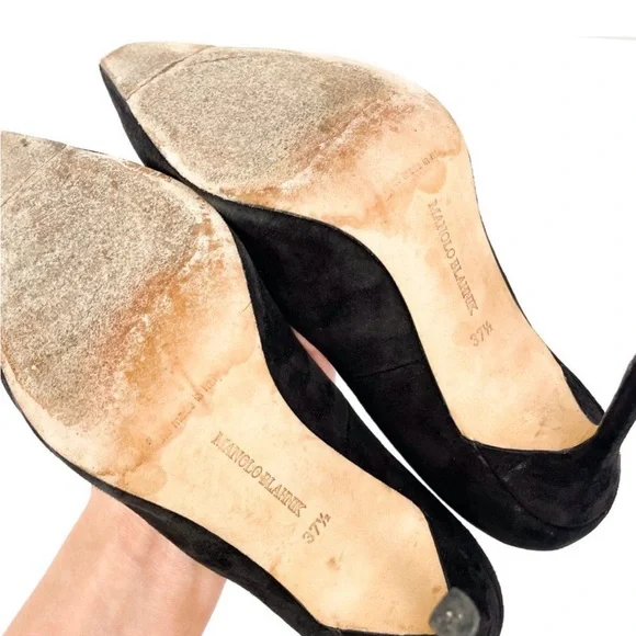 Manolo Blahnik Classic Black Suede Heels - Picture 13 of 14